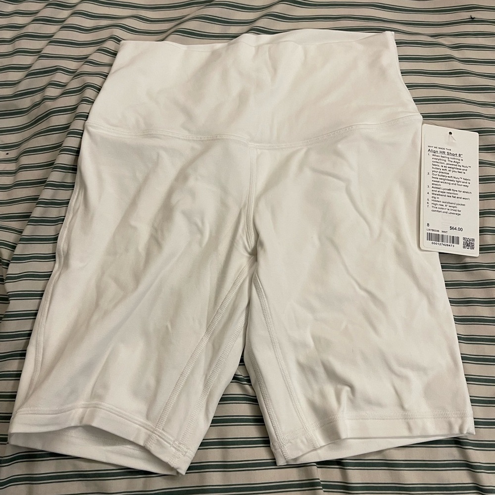 Lululemon short. Size 8 - Picture 1 of 2